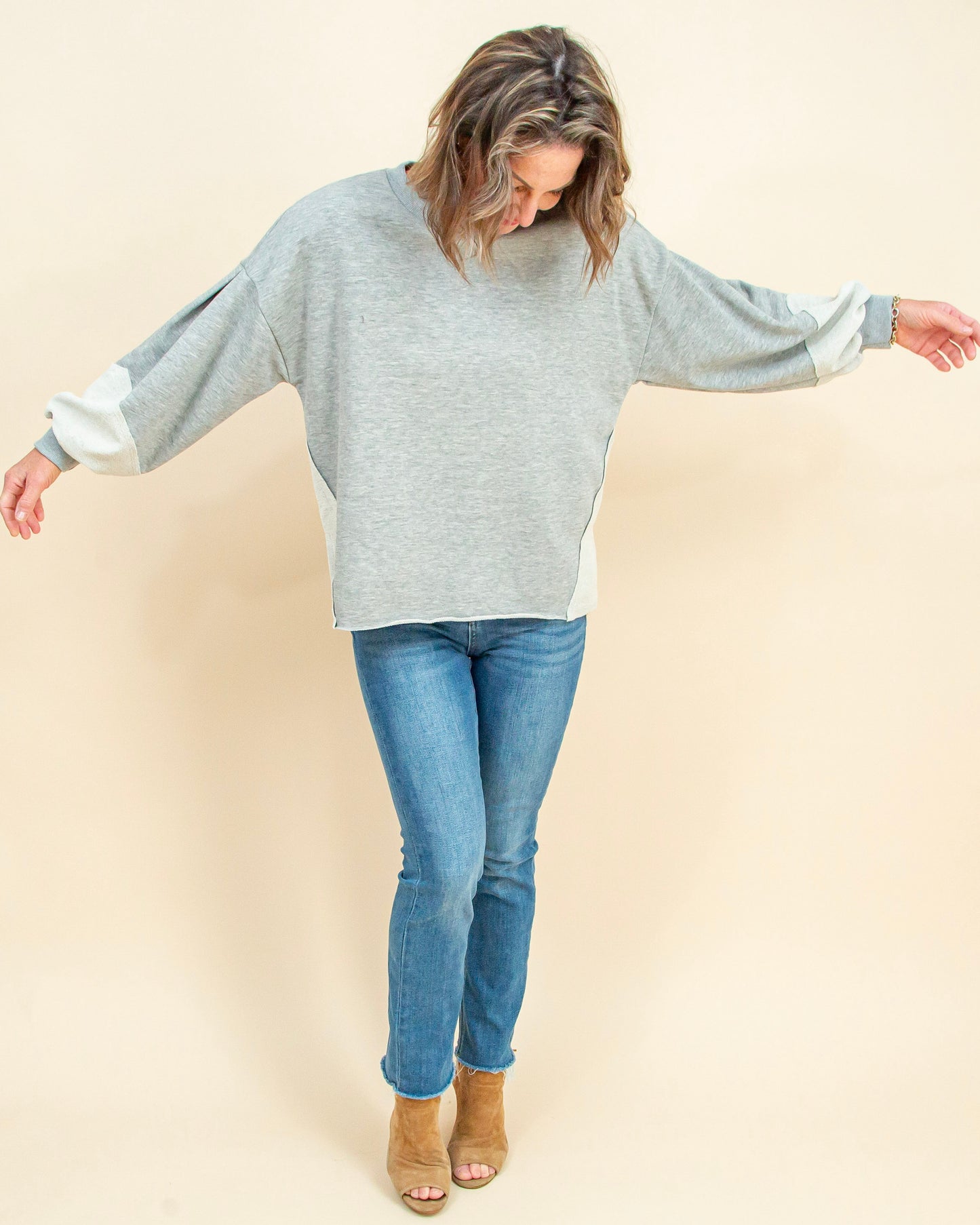 Cozy Agenda Pullover in Heather Grey (9042648858875)