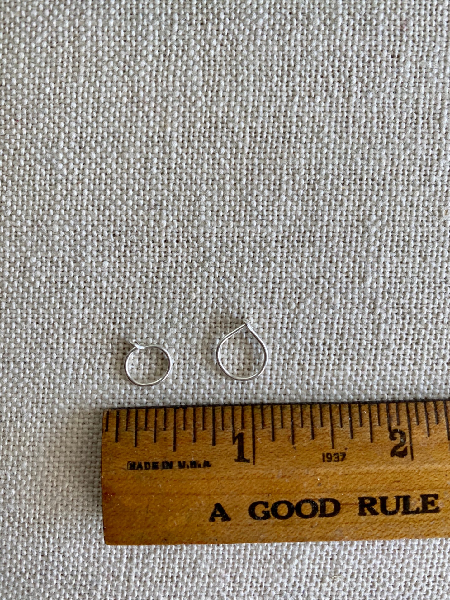 Hand Made Huggy Hoop Cartilage Earring (5500450046112)