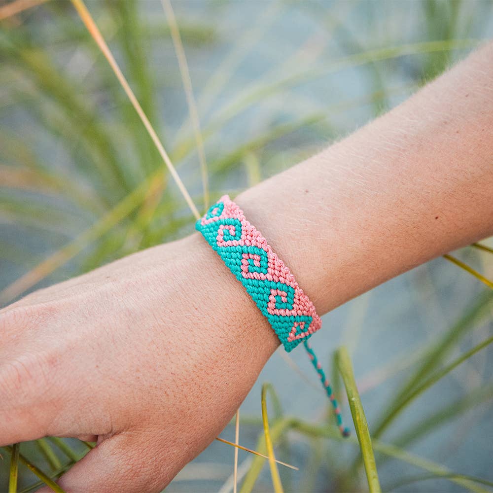 
                  
                    4ocean Bali Wave Braided Bracelet-Coral & Turquoise [6-pack] (8893059793147)
                  
                