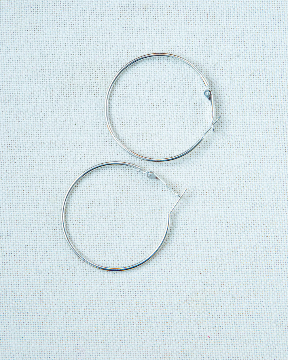 Hannah's Smooth Medium Hoops in Silver (8359468138747)