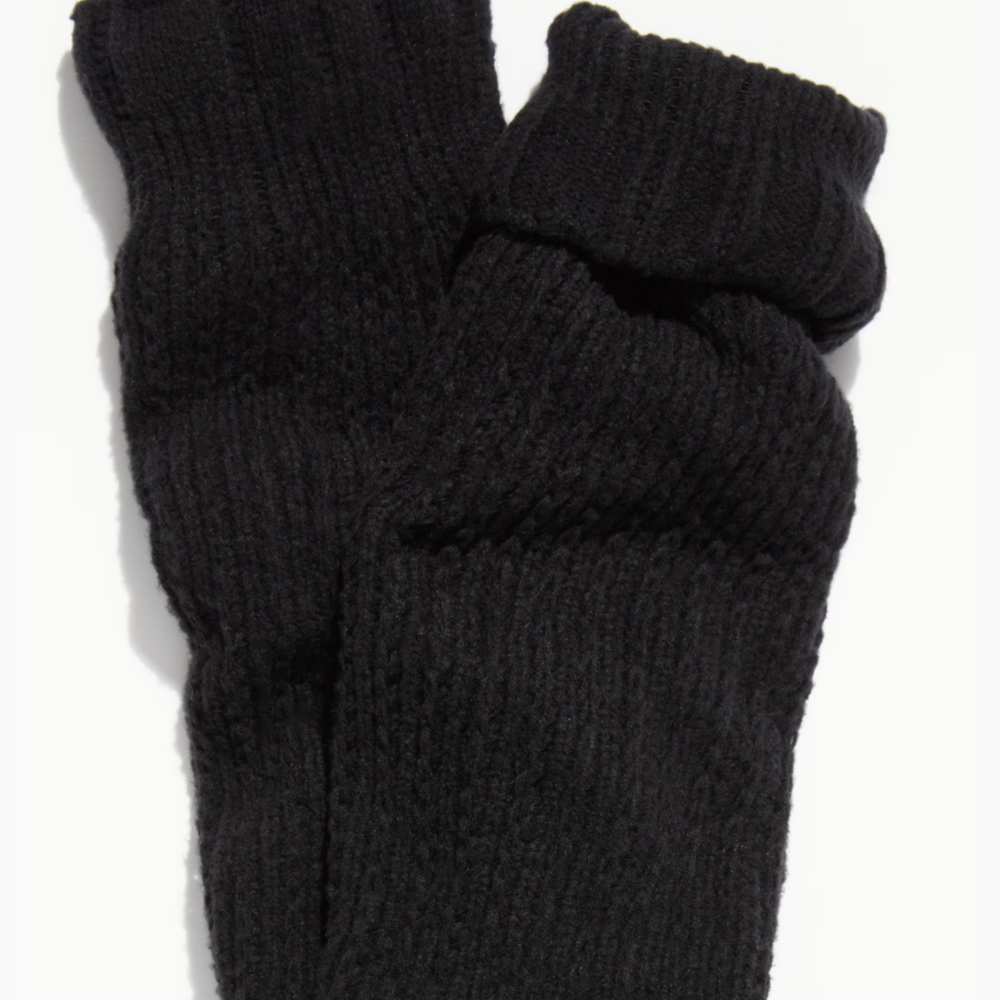 
                  
                    Staple Slouch Socks in Black (8844912754939)
                  
                