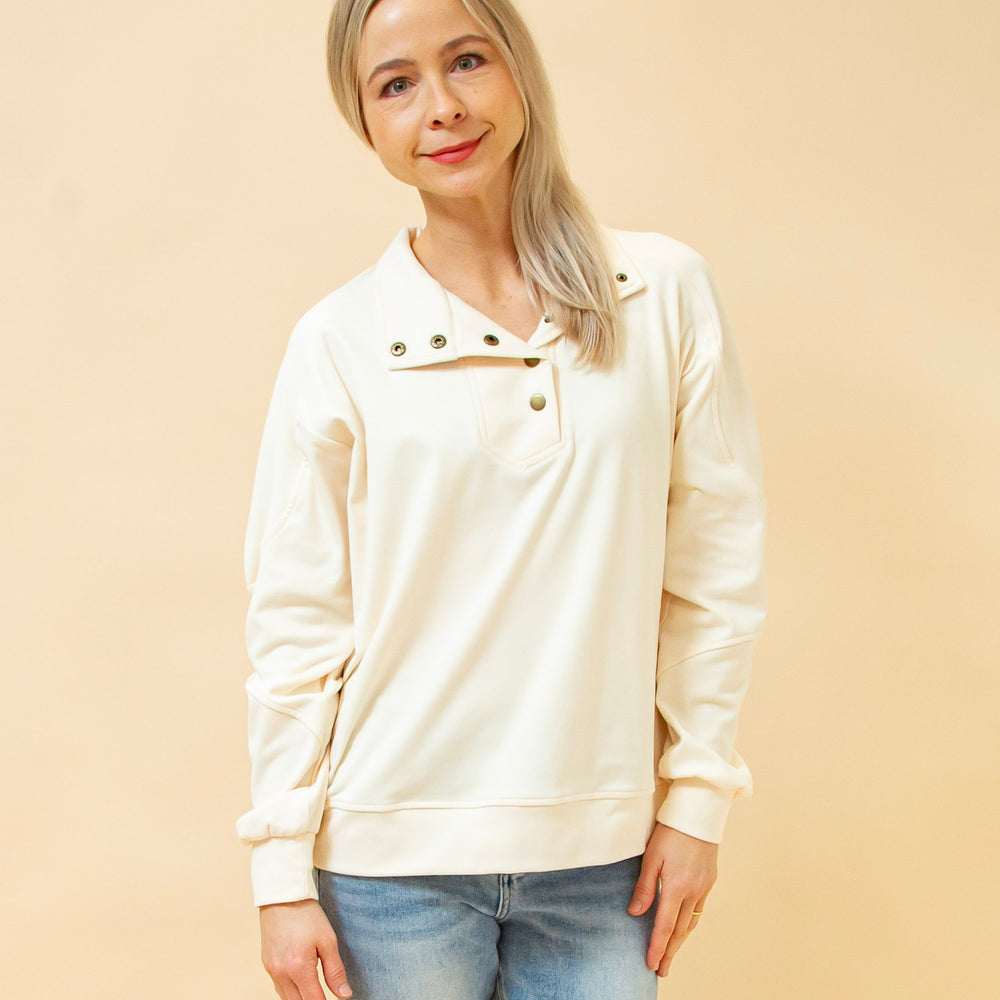 Classic Comfort Sweatshirt in Cream (8936903770363)