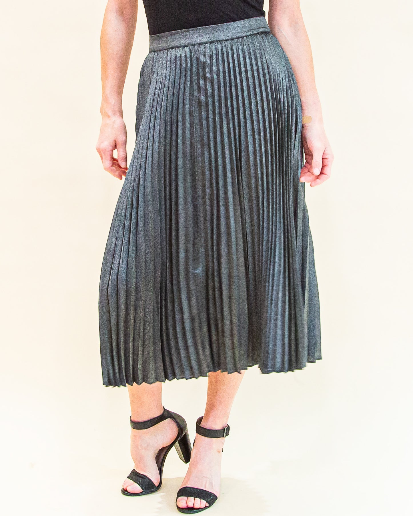 Glimmering Grace Midi Skirt in Black (8775061111035)