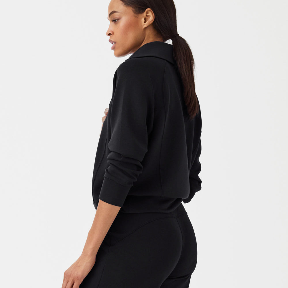 Airessentials Half Zip in Very Black (8844217024763)