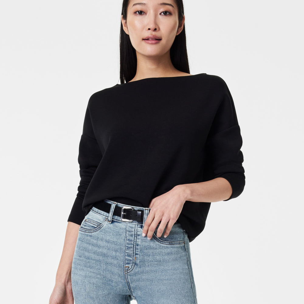 
                  
                    Airessentials Boat Neck Top in Very Black (8876671172859)
                  
                